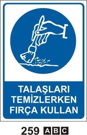 Talaşları Temizlerken Fırça Kullan