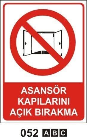 Asansör Kapılarını Açık Bırakma